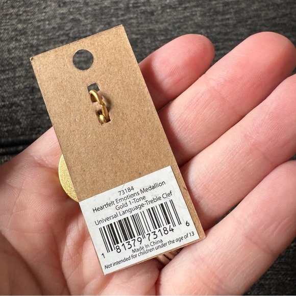 Amanda Blu Gold Treble Clef Charm "Melody Of Life" - Picture 3 of 3